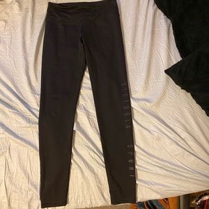 Victoria’s Secret sport black leggings in small